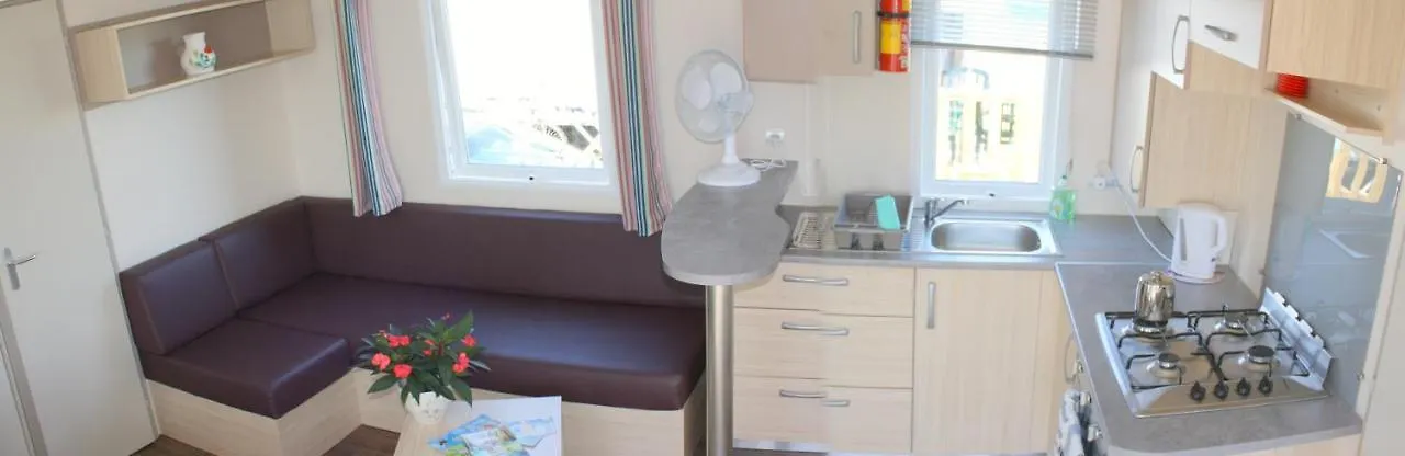 Campingplatz Mobile Homes By Kelair At Camping Cypsela Pals Spanien
